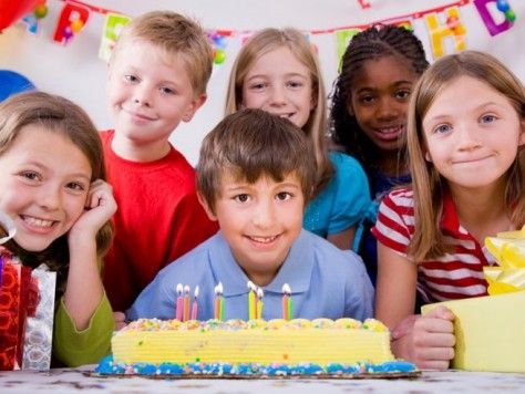  Fiestas de cumpleaños para niños de   a   años