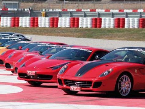 Ferrari de iniciación. Conducirás en el Circuit de Catalunya. G7 en Barcelona pista en exclusiva.