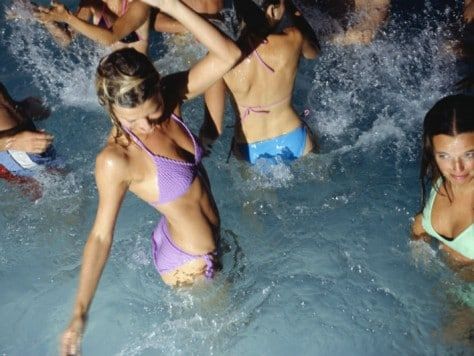 Pool party: ¡fiesta en la piscina de un Hotel de Barcelona y mojitos!